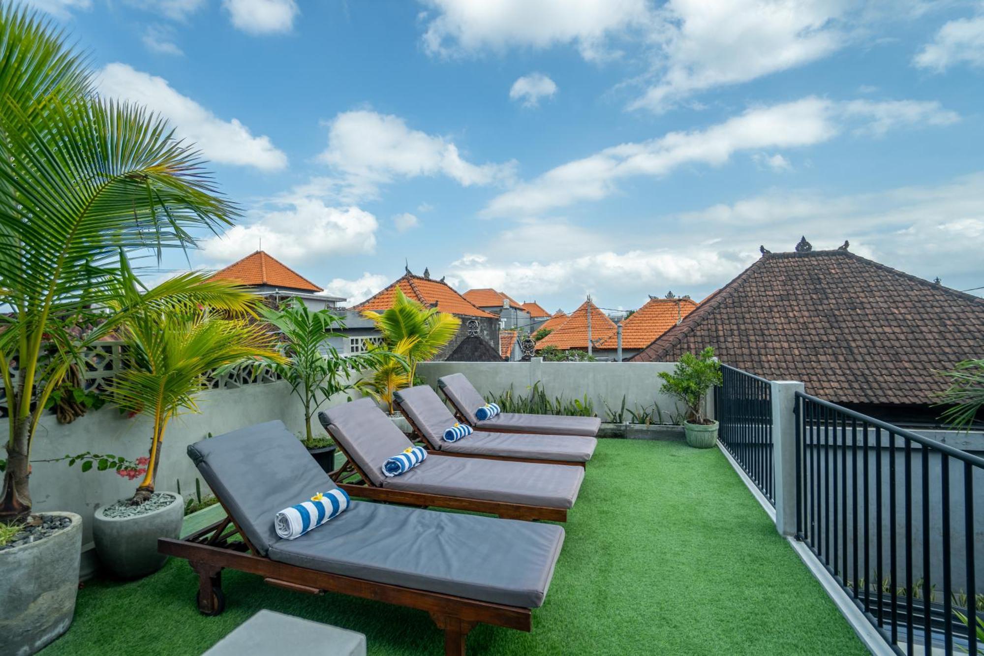 The Breeze Stay And Surf Canggu Zewnętrze zdjęcie