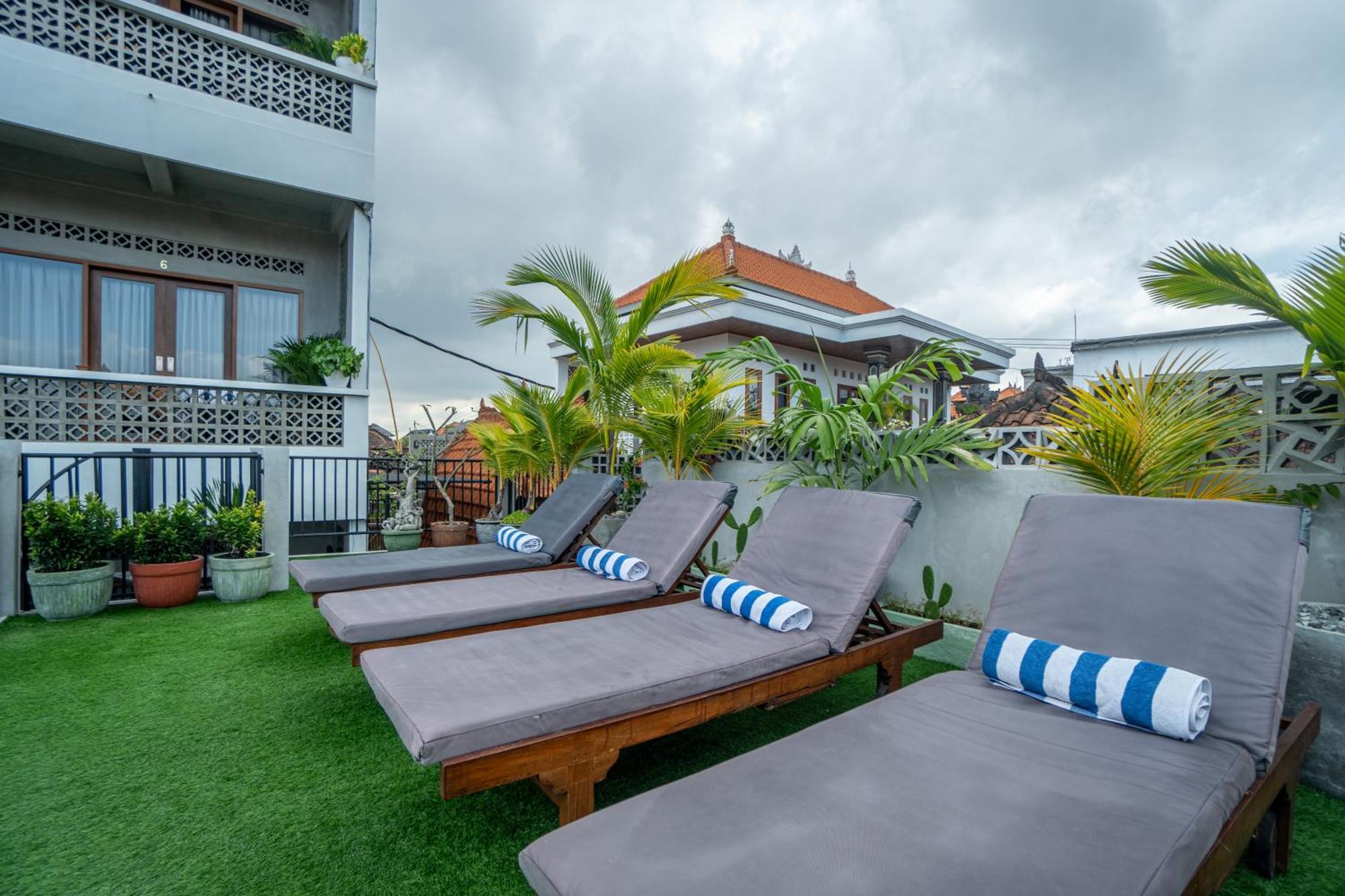 The Breeze Stay And Surf Canggu Zewnętrze zdjęcie